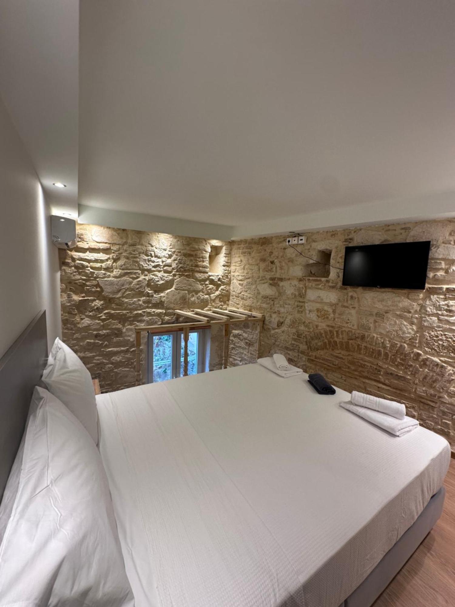 Q Rocco Apartments, Corfu Town Bagian luar foto